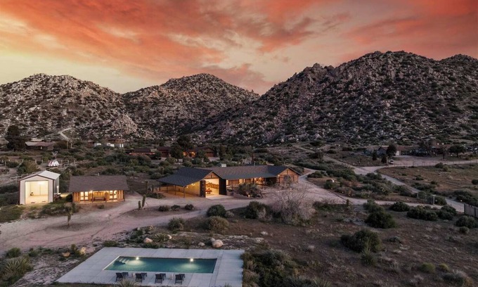 Pioneertown House | The Raven By The Cohost Company