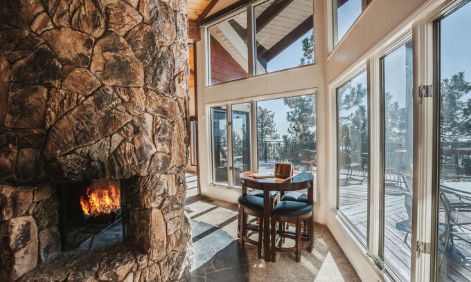 Running Springs Cabin | The Sunset Lodge - Spacious Mountain Escape w/Panoramic City Views