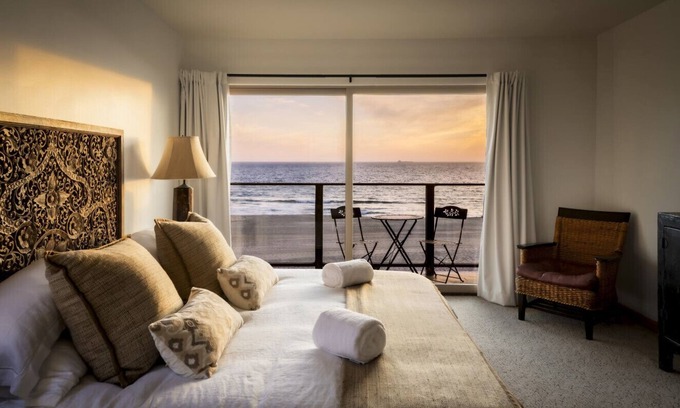 Sand Section Apartment | The Triton – Manhattan Beachfront Escape