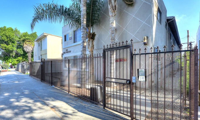 Hollywood Apartment | The Wilcox #2