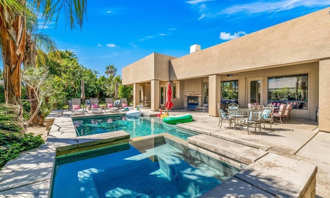 Rancho Santana House | This house is a 5 bedroom(s), 4 bathrooms, located in Indio, CA.