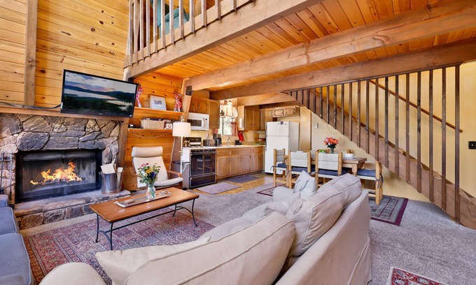 Moonridge Cabin | Three Bears Resort Cabin at Big Bear Lake