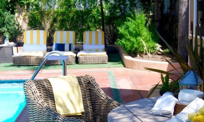 East Hollywood House | Three Family-friendly Rooms! Outdoor Pool, Pets Allowed, Onsite Parking!