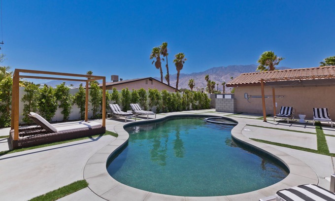 Palm Springs House | TOTAL RELAXATION BEAUTIFUL HOUSE WITH POOL & SPA & MOUNTAIN VIEW & PRIVATE AREA