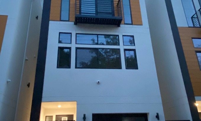 Midtown Sacramento House | Tower views