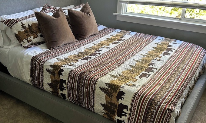 Twin Peaks Cabin | Tranquil cabin with WiFi in Twin Peaks