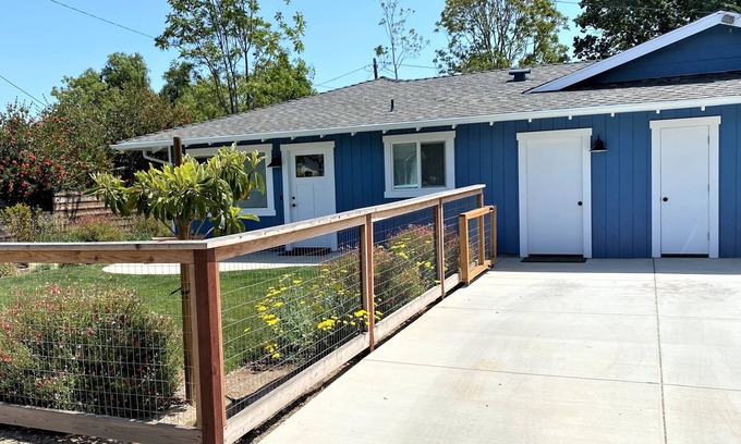 Santa Ynez House | Updated hideaway steps away from Santa Ynez