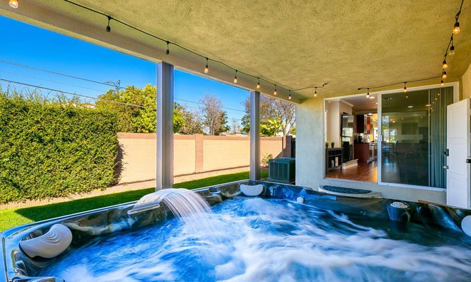 Anaheim Colony Historic District House | 153 m² House ∙ 4 bedrooms ∙ 10 guests