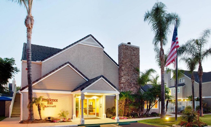 Irvine Industrial Complex-East Hotel | 65 m² Hotel ∙ 127 guests