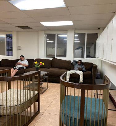 Van Nuys Hostel | Van Nuys Vibe