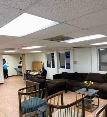 Van Nuys Hostel | Van Nuys Downtown Paradise