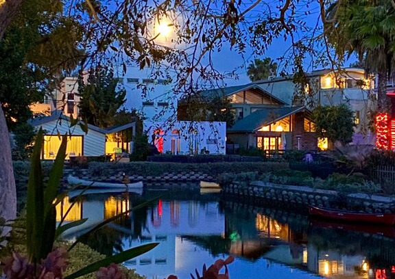 Venice Canals House | Venice Canals Bungalow~walk 2 Abbot Kinney,Venice Beach,Pier,Boardwlk
