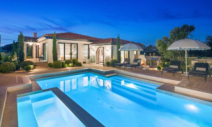 Olde Solana Beach House | Villa Chalarosi | Coastal Escape steps from the Sand!