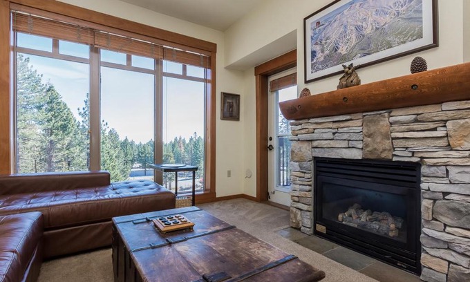 Mammoth Lakes House | Village 2409