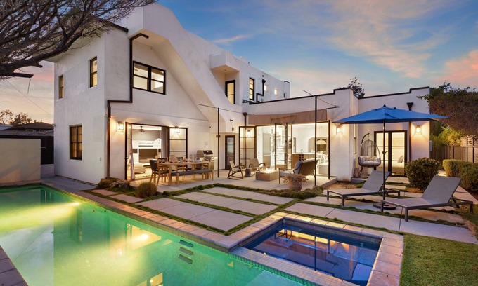 Beach Barber Tract House | Vista Del Mar by AvantStay | Stunning Spanish Inspired Home w/Pool, Hot Tub