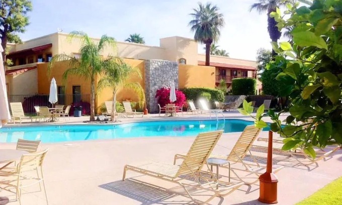 Sunrise Vista Chino Condo | Warm Living in Palm Springs