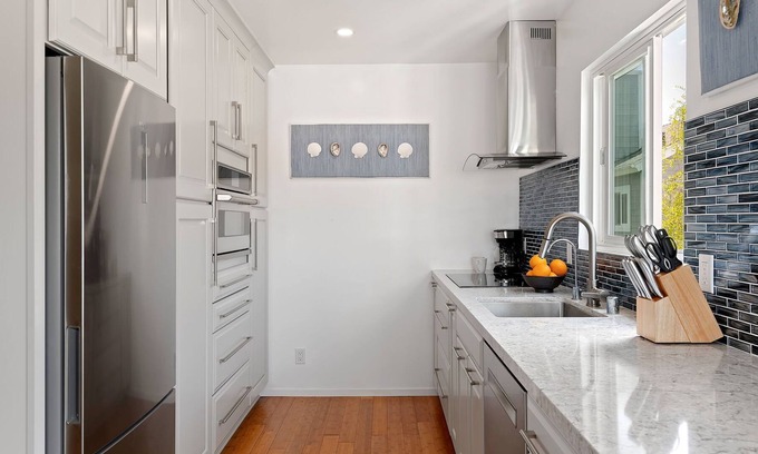 West Beach Condo | West Beach Vista-Walk to the Beach