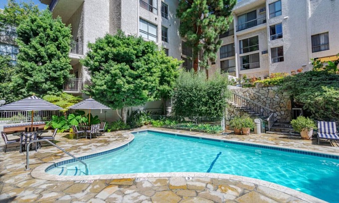 Westwood Condo | Westwood UCLA 2BR/1BA Cozy Condo w Amenities