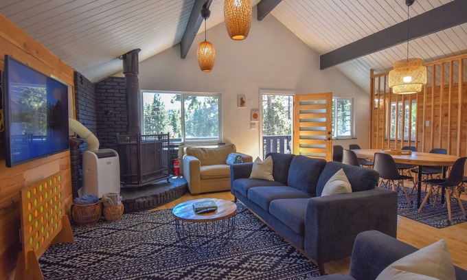 Green Valley Lake Cabin | Whispering Woods - Fire pit, BBQ, Pets, Trails!