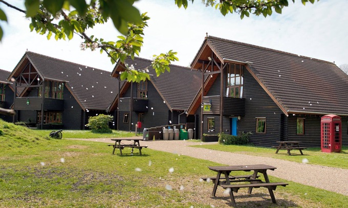 Cheshunt Hostel | YHA London Lee Valley - Hostel
