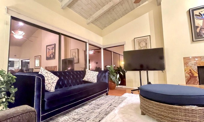 Indian Wells Condo | π΅ Your Desert Getaway: near Tennis, Golf & Indian Wells! Pets OK! π΄