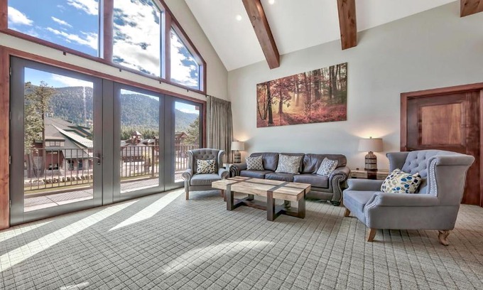 South Lake Tahoe Apartment | Zalanta 325