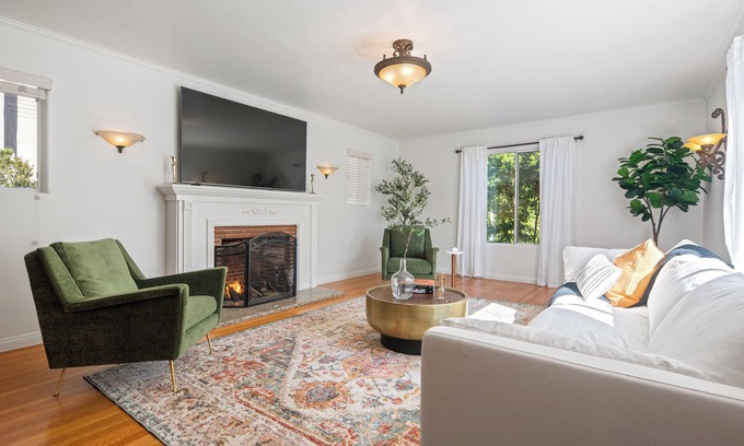 Northeast House | Zen Santa Monica 3Bd/3.5Bath Villa w/Guest House