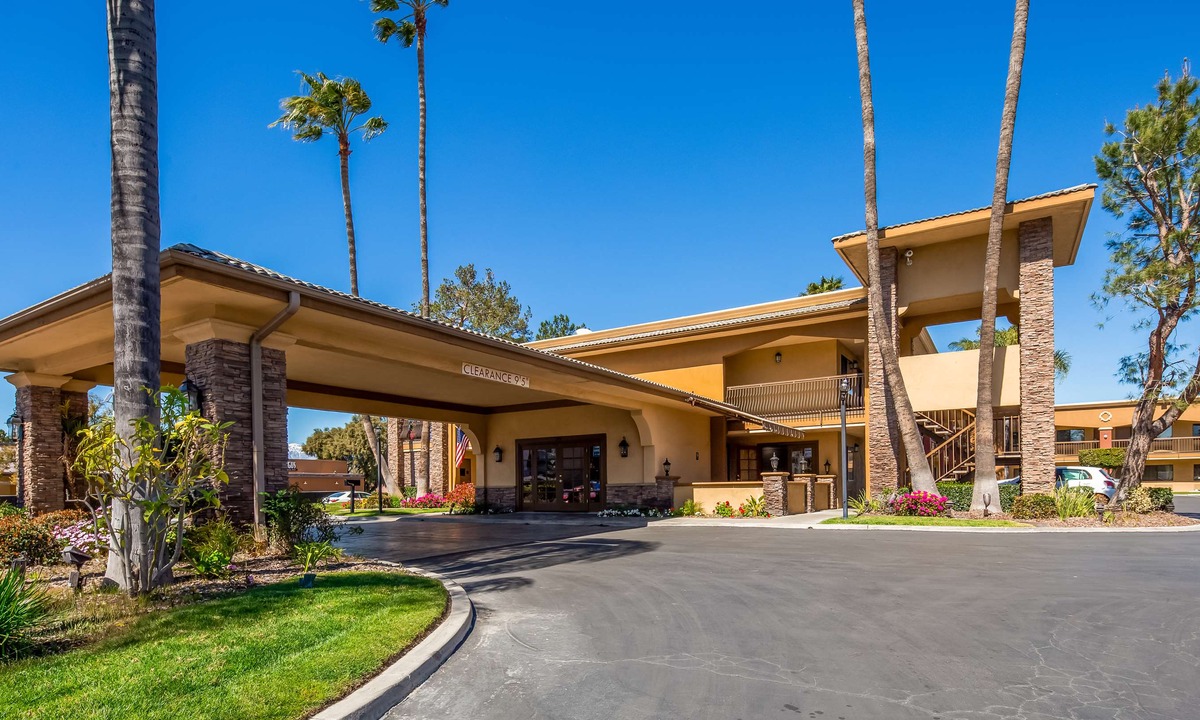 San Bernardino Hotel | SureStay Plus Hotel by Best Western San Bernardino South