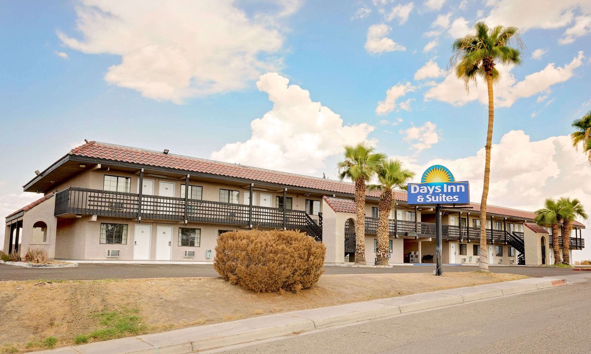 Needles Hotel | Days Inn & Suites by Wyndham Needles