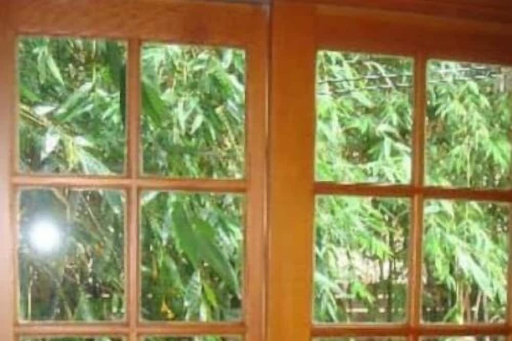 Norma Triangle Apartment | Cozy Private Duplex Studio w large patio-Central West Hollywood~98% Walk Score