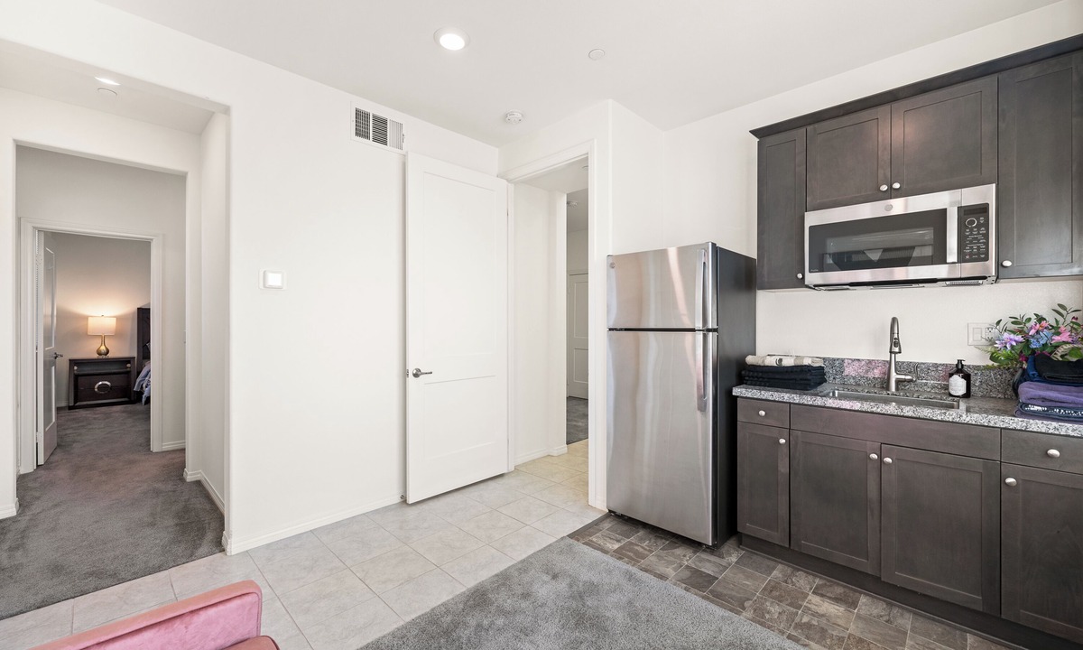 Ontario House | 5bd/8beds/Spacious /comfortable