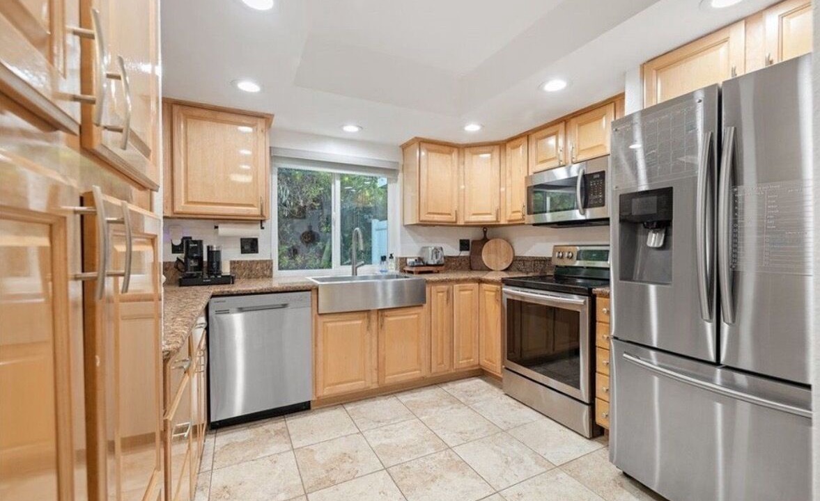Lake Forest Condo | A Spacious room with artistic design and a bidet in the forest.