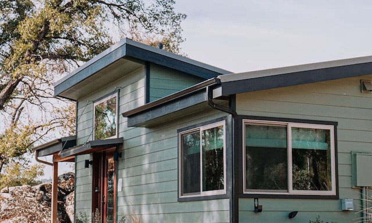 Mariposa House | Cozy & Quiet Couples Getaway Minutes to Yosemite