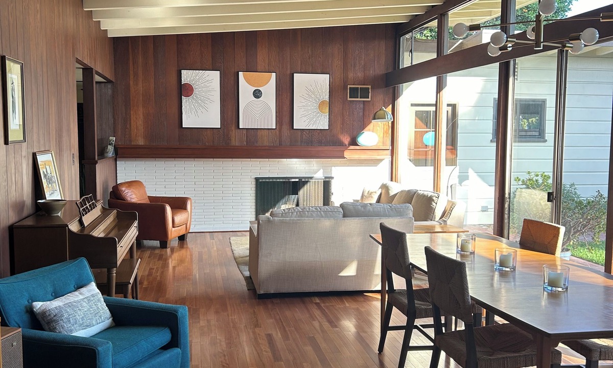 Downey House | Spacious 4-bedroom house in fabulous Downey with AC, WiFi. Close to Disneyland.