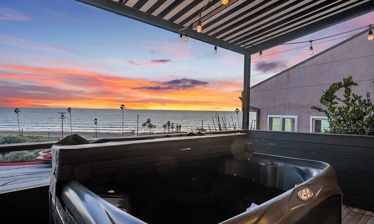 Playa Del Rey House | Beach House-Surf Paradise! 6 bdr/jacuzzi