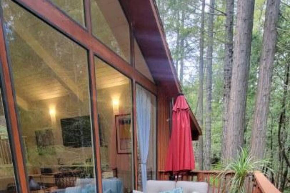 Willits House | Beautiful home in the Redwoods