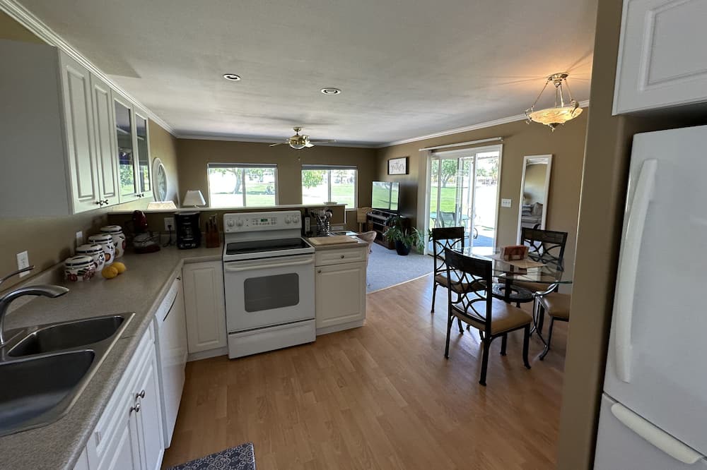 Thousand Palms House | Comfortable home on golf course