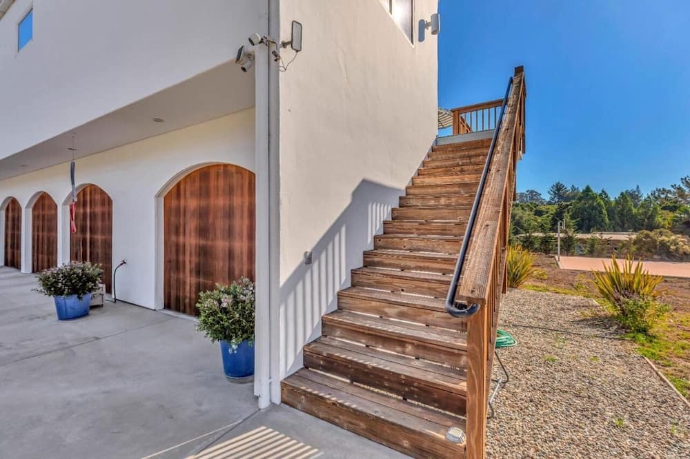 Soquel House | Serene home away from home.