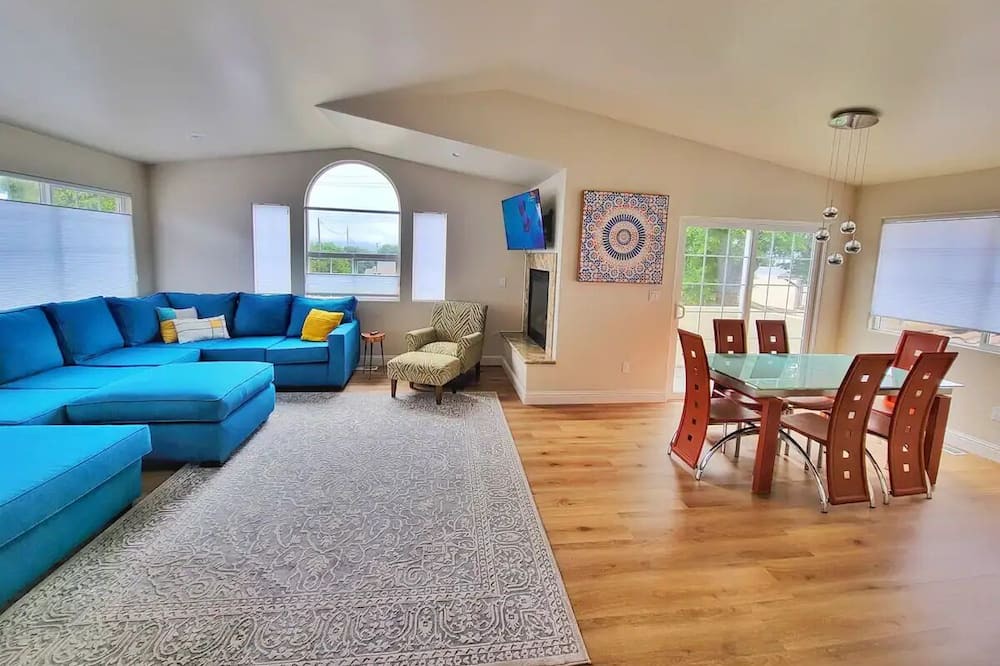 Seaside House | Spacious, Newly Renovated, PetFriendly by Monterey