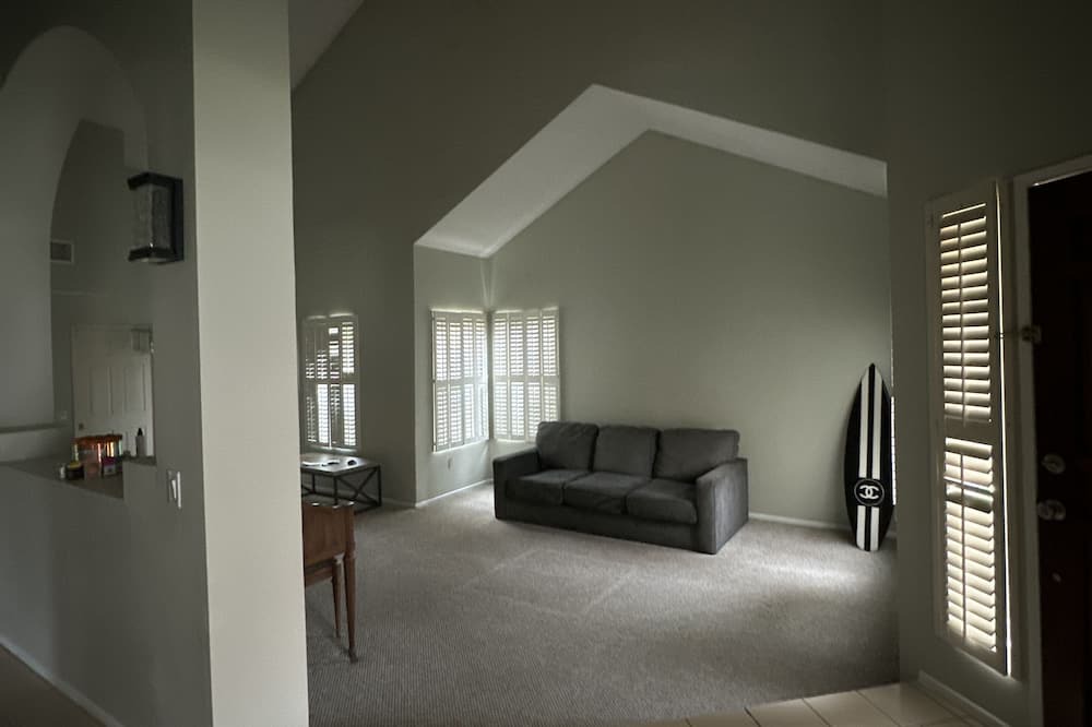 North Hills House | Cozy 4-bedroom pool house with WiFi and Fireplaces in lovely Los Angeles Hills