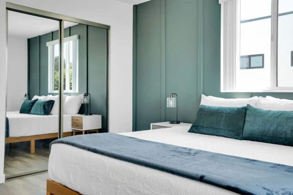 Pico-Union House | Luxe DTLA home w/ secure parking