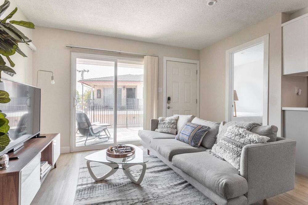 Torrance Apartment | Amazing Torrance 3BR, nr Beaches, Hospital & Dining, by Blueground