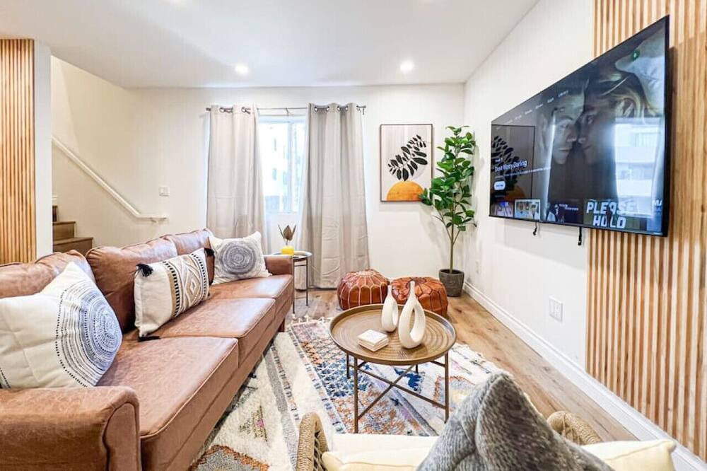View Park-Windsor Hills House | Bohemian Habitat in Hollywood - BR1-WH