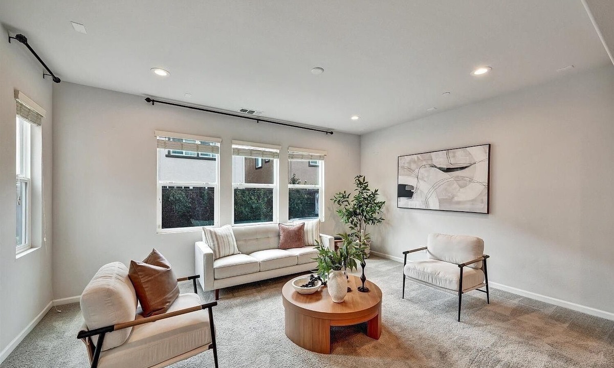 Santa Rosa House | Located just minutes from the Green Music Center, and close to renowned wineries