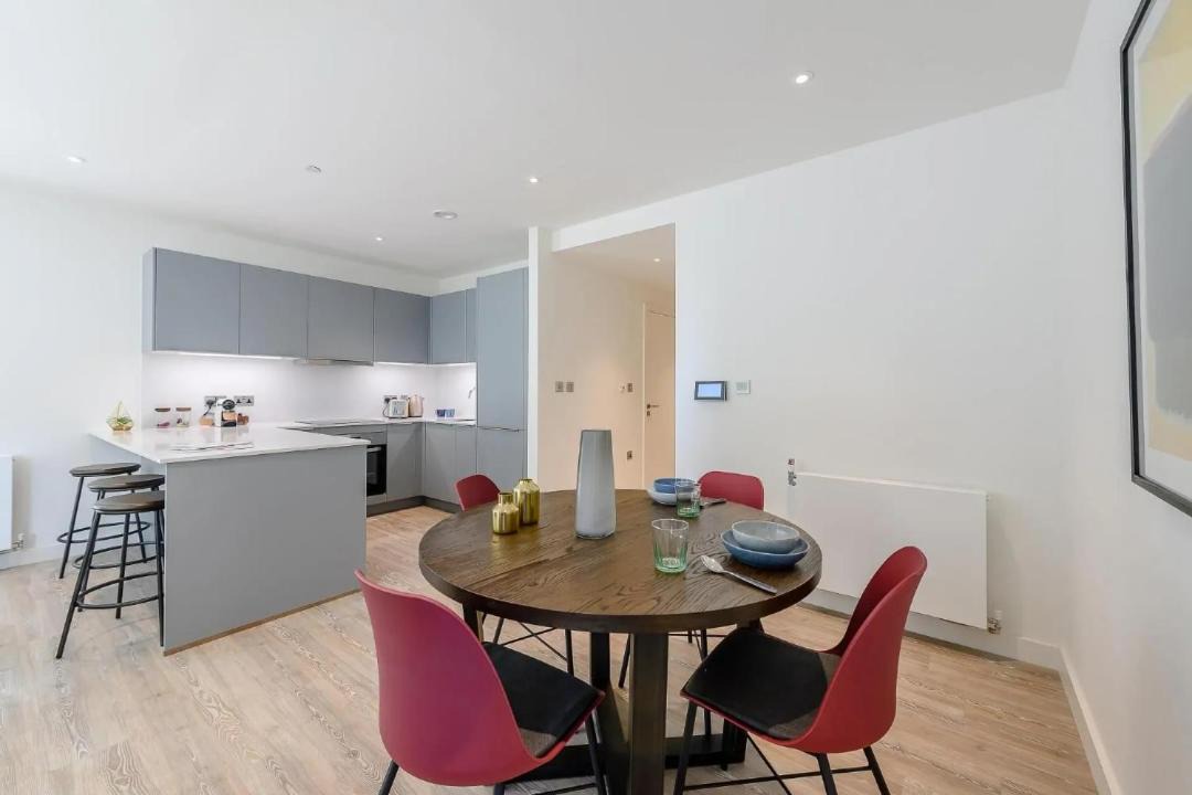 Wembley Park Apartment | Landsby at Wembley Park - Modern Scandi Living