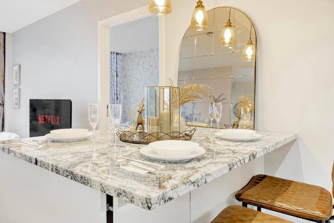 Peninsula Apartment | Trendy 3-Bed, 2-Bath - O2 London Escape - Your Ideal Stay