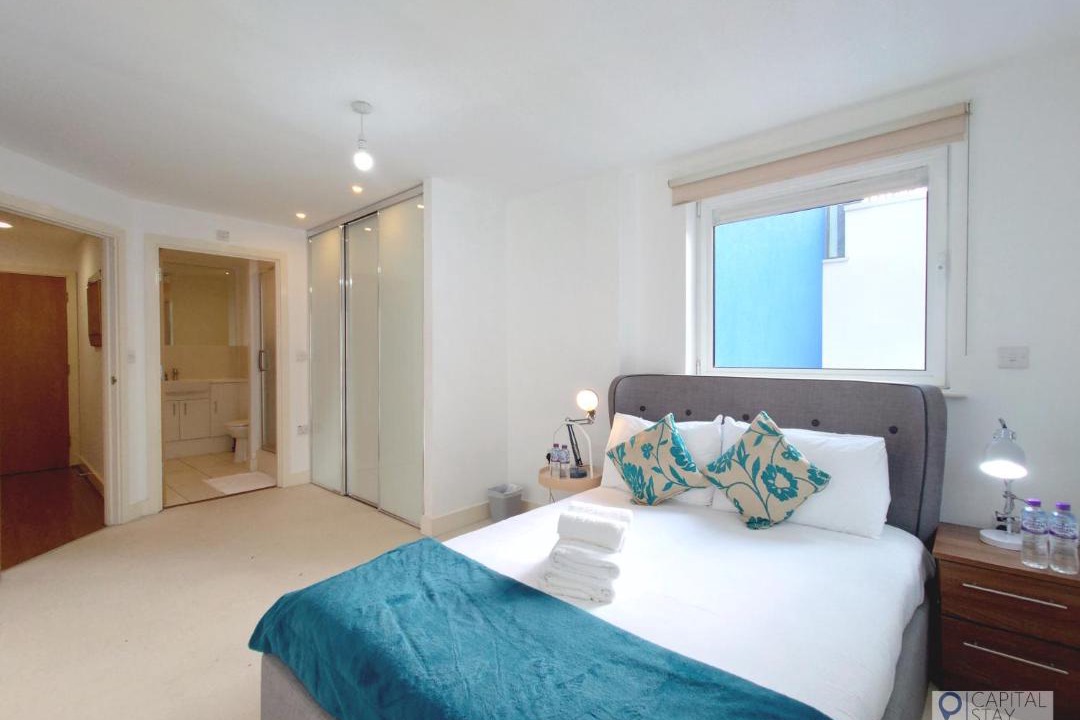 Newham Apartment | Two-Bedroom Apartment with River Views
