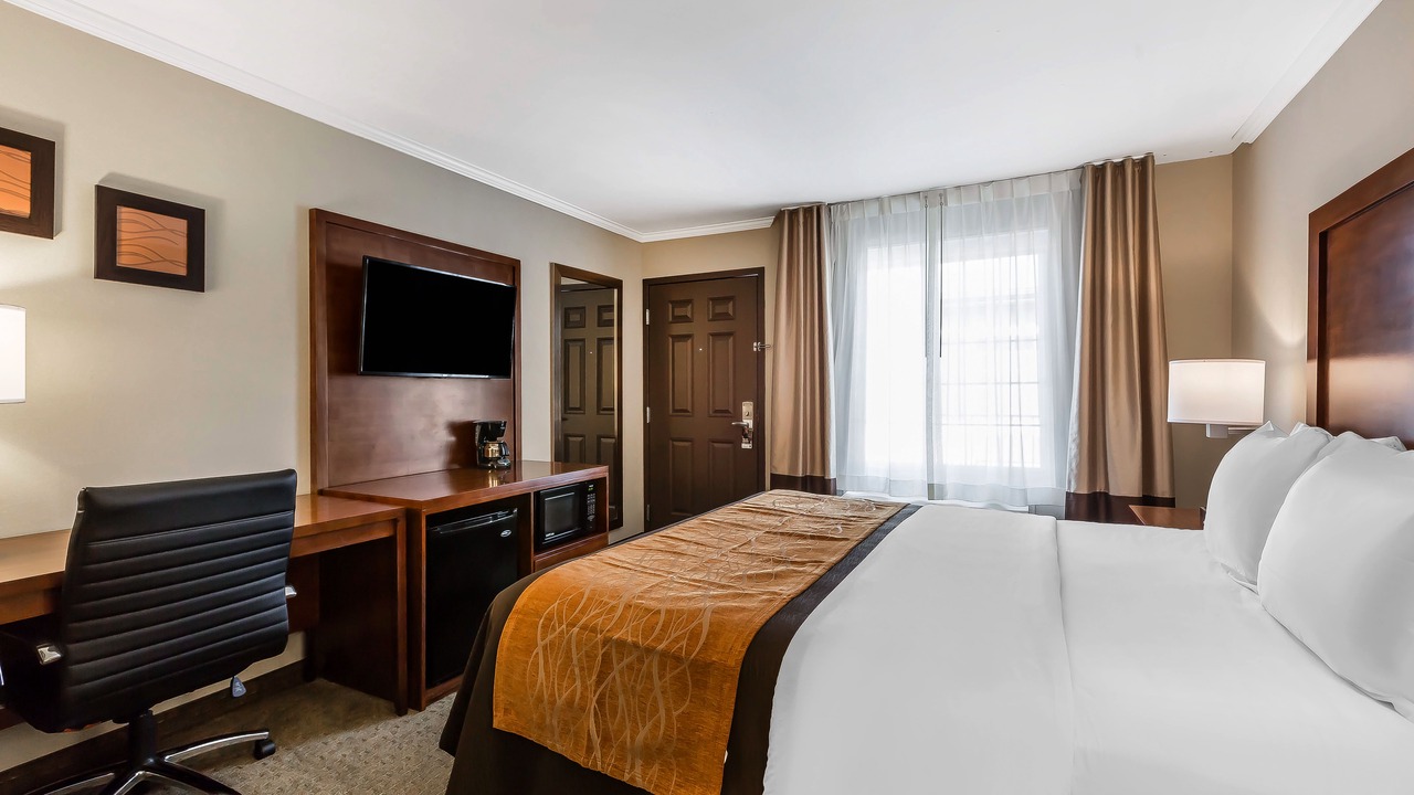 Photo of Bedroom in Mid-City