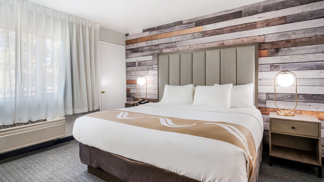 Photo of Bedroom in Lakeside Park