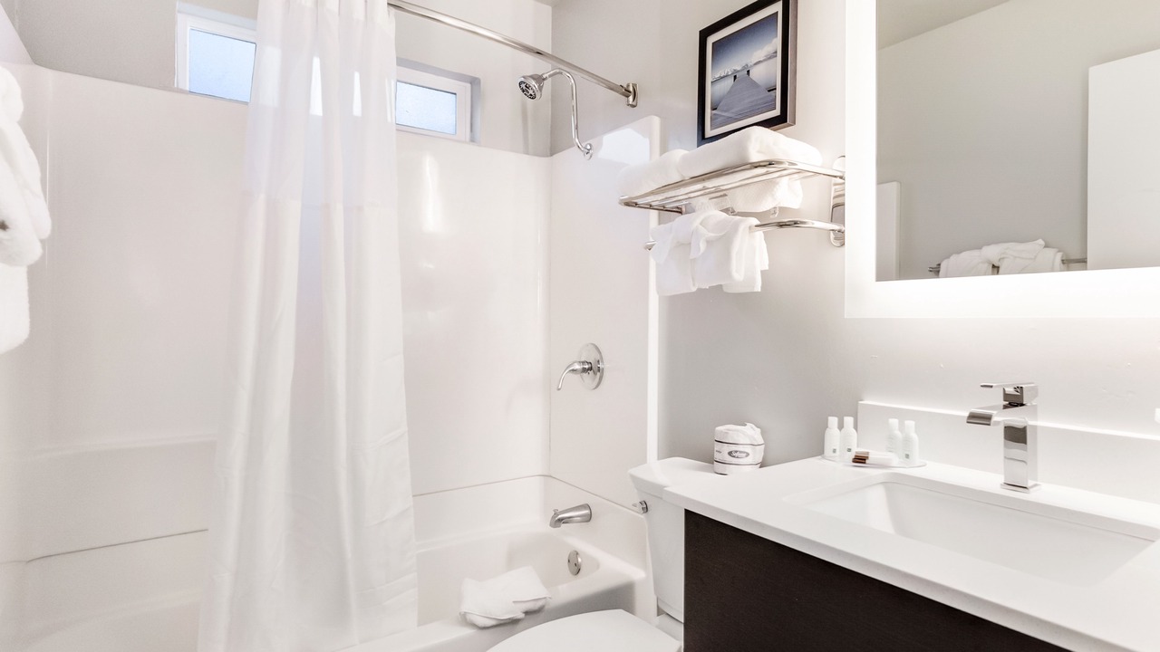 Photo of Bathroom in Lakeside Park